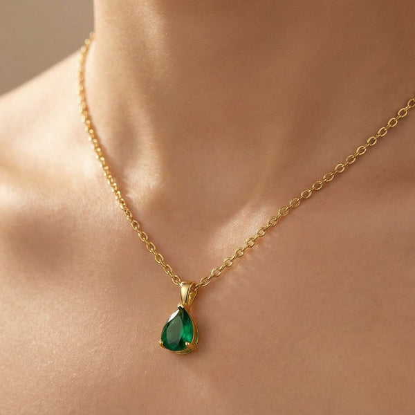 Butigini Emerald Grace Pendant Necklace
