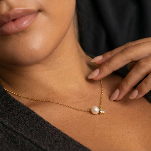 Butigini Celeste Pearl Glow Necklace