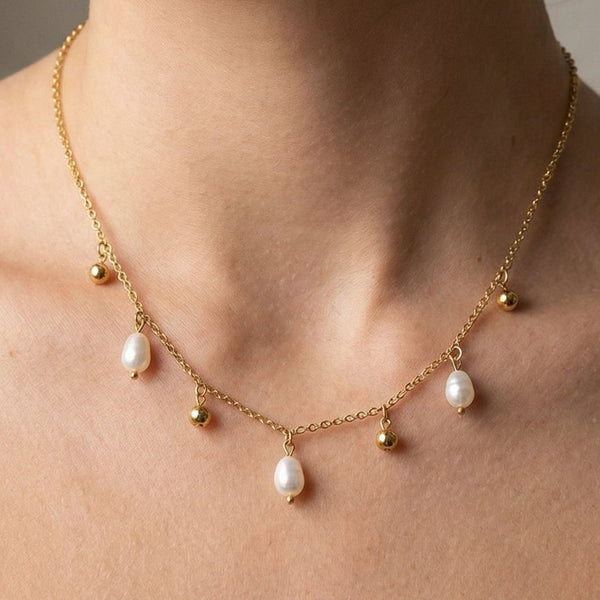 Butigini Elara Pearl Bar Necklace