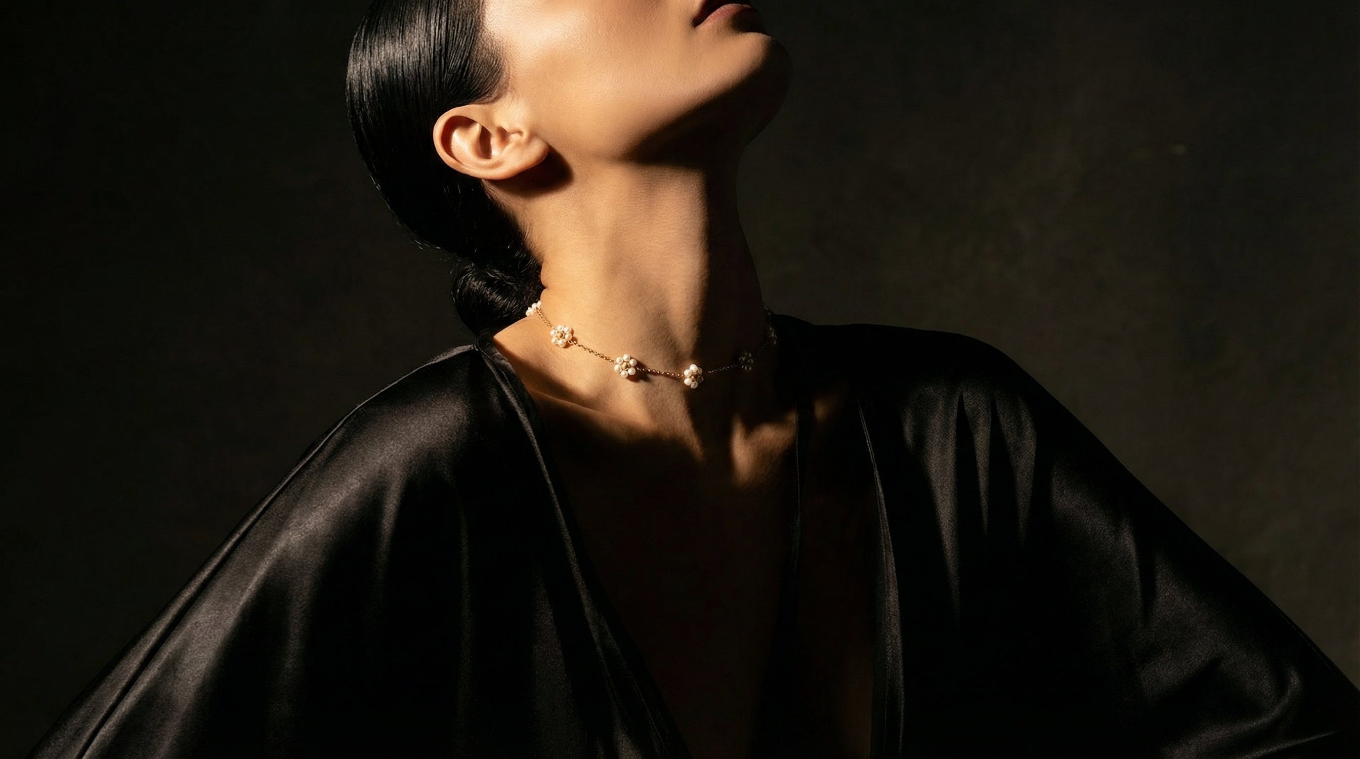 Butigini Pearl Blossom Choker Necklace