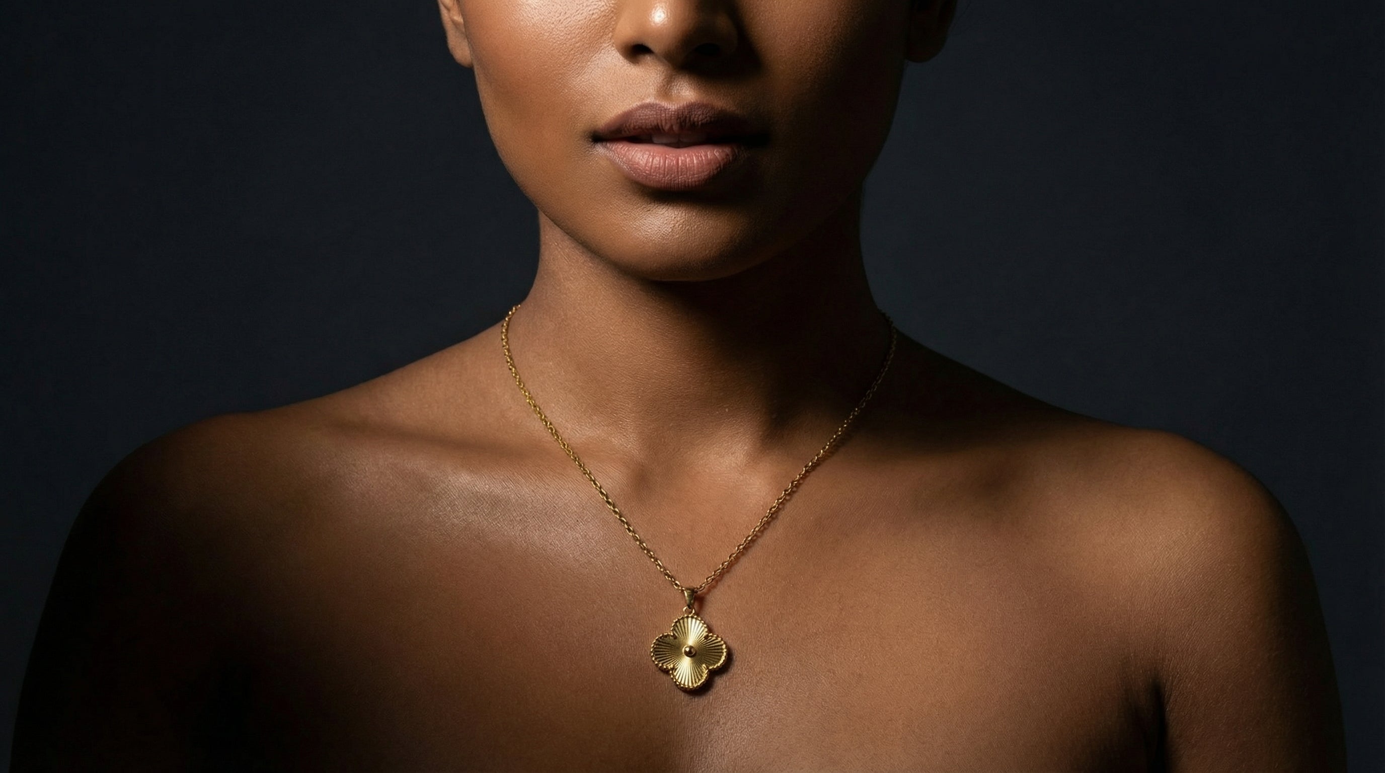 Butigini Sunburst Clover Necklace - Anti Tarnish