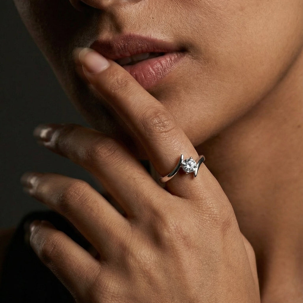 Butigini Aurora Curve Solitaire Finger Ring