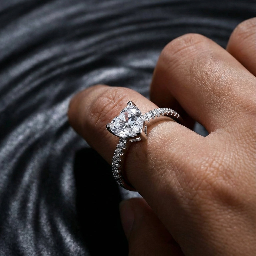 Butigini Amora Heart Solitaire Finger Ring