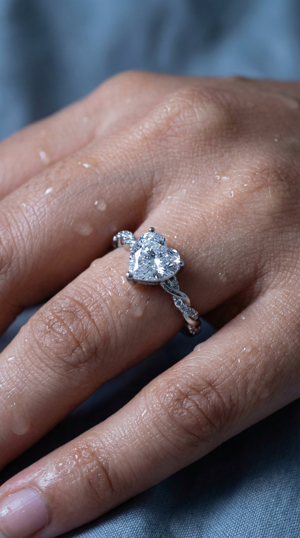 Butigini Crystal Heart Solitaire Finger Ring