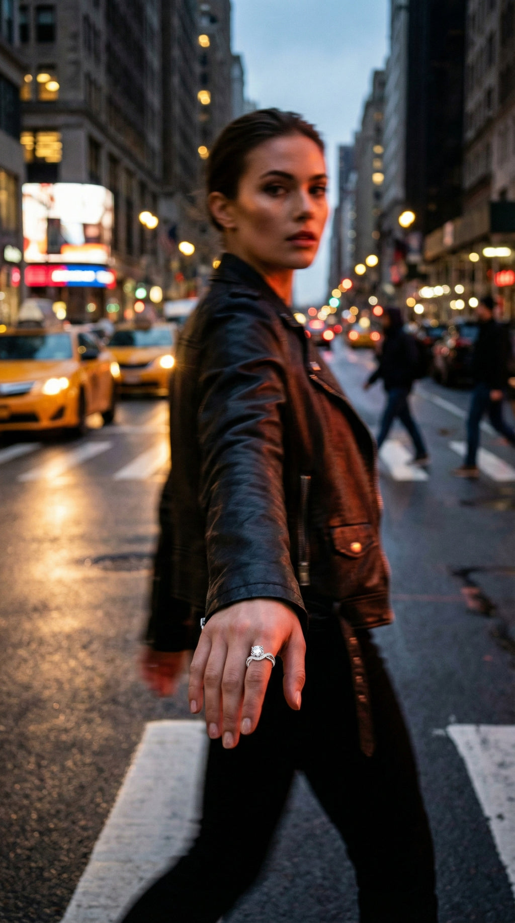 Butigini Celestia Curve Solitaire Finger Ring