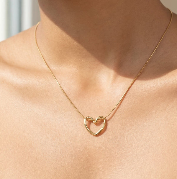 Butigini Gold Plated Minimal Interlocking Heart Pendant Necklace – Anti Tarnish