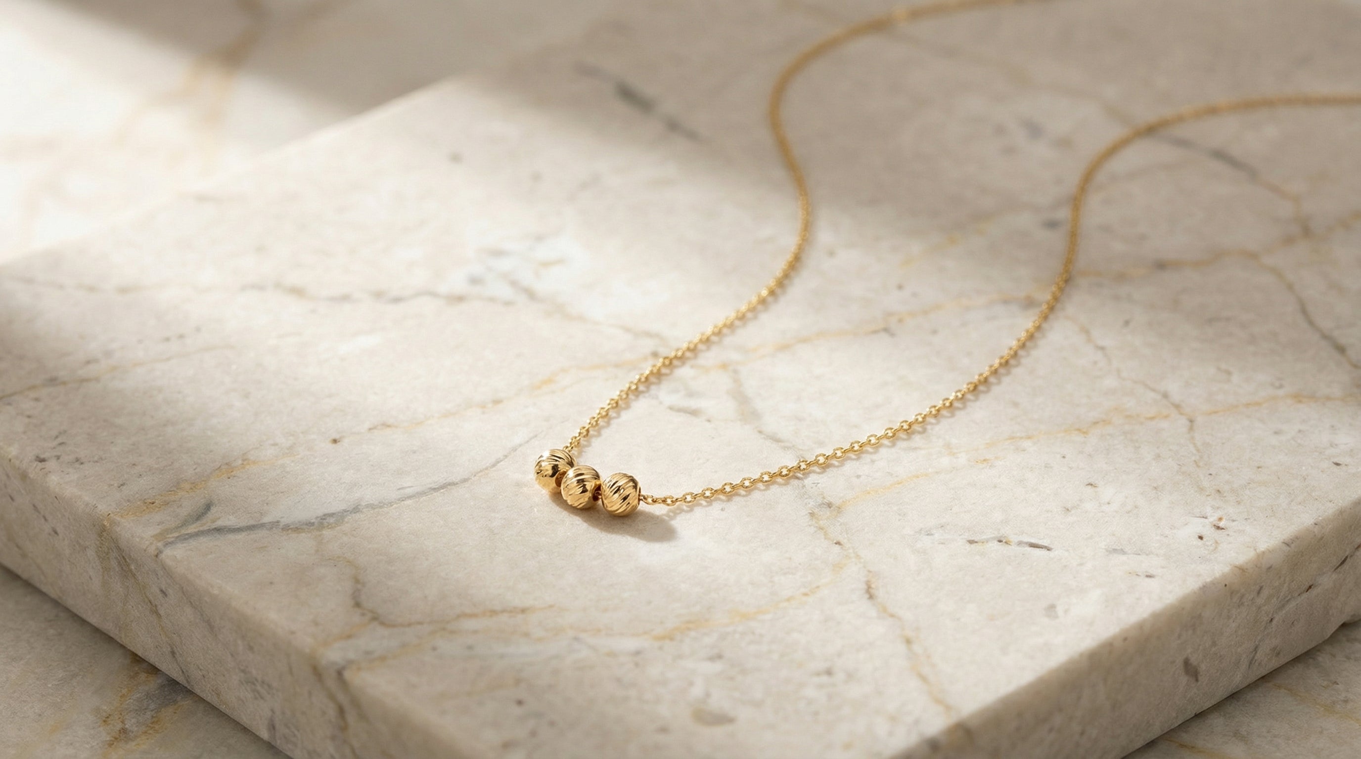 Butigini Trinity Glow Necklace