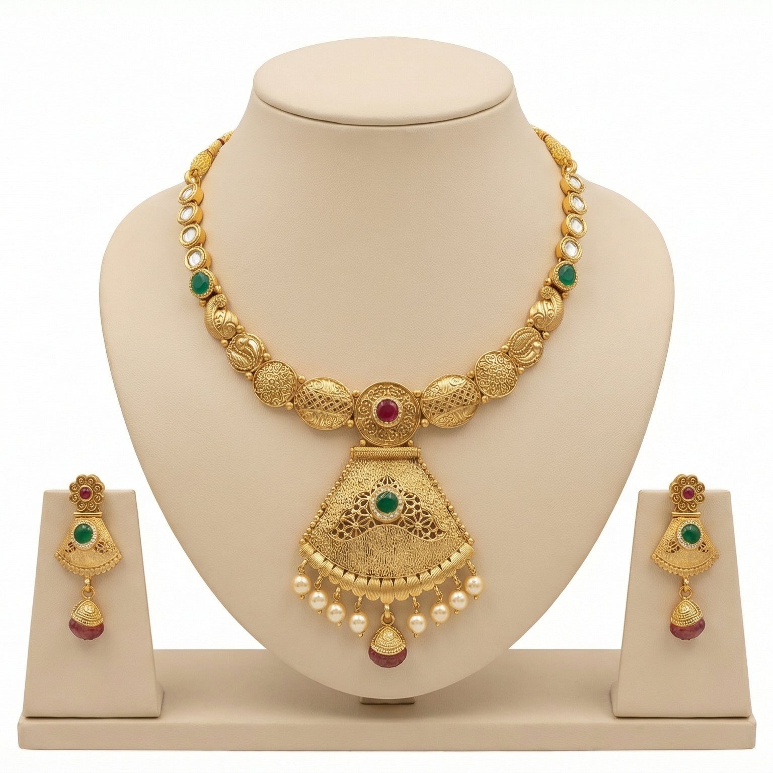 Butigini Rajalakshmi Necklace Set